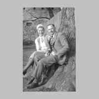 011-0282 Marie-Erika und Oskar von Frantzius am 11. Mai 1944 in Treuburg .jpg